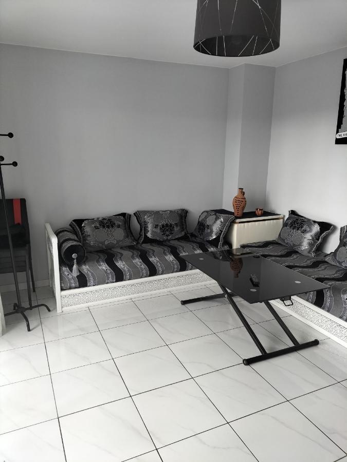 Jolie Appartement Proche Tramway Vénissieux Екстериор снимка